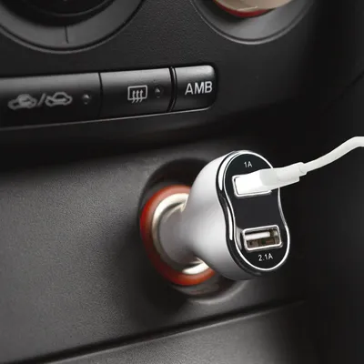 Produktbild von Adapter für Zigarettenanzünder im Auto - 2 x USB - weiß 1 Stück [55054WH].