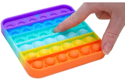 Produktbild von Pop-it Fidgetspielzeug Bubble-Pop Quadrat - 12 x 12 cm - Regenbogen - Für Stressabbau und gegen Langeweile