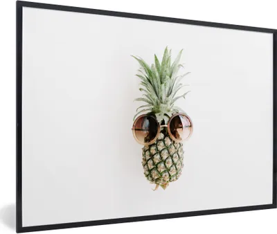 Produktbild von MuchoWow® Gerahmtes Poster Ananas - Sonnenbrille - Tropisch 30x20 cm - Poster mit Schwarzem Bilderrahmen Wandposter Rahmen Foto Bilder - Kunstdruck - Bild-Poster