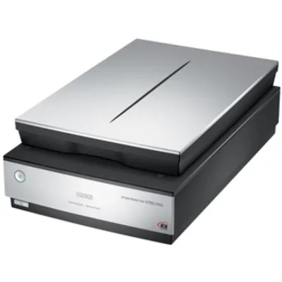 Produktbild von Epson Perfection V750 Pro, 216 x 297 mm, 6400 x 9600 DPI, 48 Bit, 12 Sekunde/Seite, Flachbettscanner, Schwarz, Silber