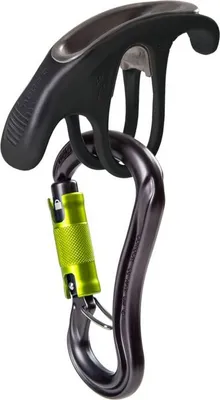 Belay Set Condor + Bow von Ocun; bestehend aus einem Sicherungsgerät und einem Karabiner in Schwarz und Grün.