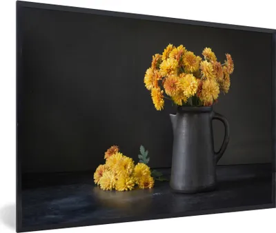 Produktbild von MuchoWow® Gerahmtes Poster Stilleben - Chrysanthemen - Gelb 90x60 cm - Poster mit Schwarzem Bilderrahmen Wandposter Rahmen Foto Bilder - Fotorahmen - Foto-Plakat