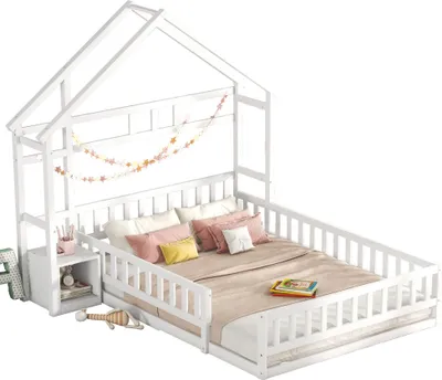 Produktbild von Flachbett 140x200cm Kinderbett (ohne Matratze) Hausbett mit Gelaender mit Nachttischen Massivholzbett Mit Sicherheitsgelaender Weiss Kiefernholz