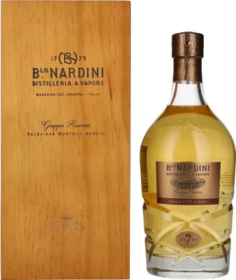 Produktbild von Nardini Grappa Riserva 7 ANNI 45% Vol. 0,7l in Holzkiste