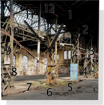 Produktbild von Wallario Design Wanduhr Verlassene Industriehalle - Alte Fabrik aus Aluverbund, Größe 30 x 30 cm