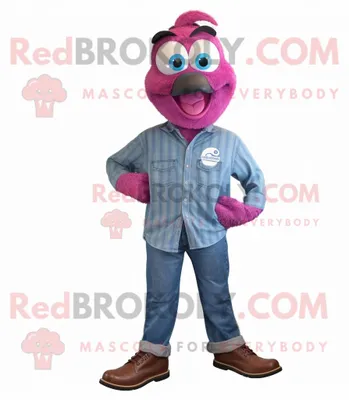 Produktbild von Magentafarbener REDBROKOLY Pfau als Maskottchen kostüm bekleidet mit einem Chambray-Hemd und Schnürsenkeln