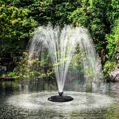 Produktbild von Schwimmender Springbrunnen mit LED-Beleuchtung für Großer Gartenteich, Teichbrunnen mit 2500 l/h Pumpe, 9m Kabel mit EU-Stecker, Wasserspiel mit 3 Fontänen Modi (Frostsicher)