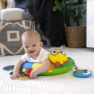 Produktbild von Baby Einstein multisensorisches Bauchzeit-Kissen Cal-a-Pillow für Babys