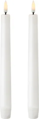 Produktbild von Uyuni 2 Stabkerzen - LED Kerze - 2,3 x 20,5 cm - Piffany Copenhagen - Flammenlose Kerze - Farbe Nordic White