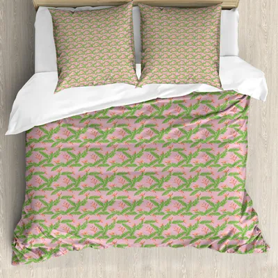 Produktbild von ABAKUHAUS Exotisch Bettbezug Set, Repetitive Banana Blätter Strelitzia Botanik Muster, 155 x 220 cm + 80 x 80 cm, Puder Rosa Farngrün