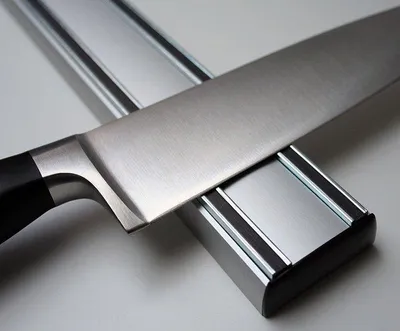 Produktbild von Bisichef 50cm Aluminium Messerbrett für 9 Messer, starker Magnet