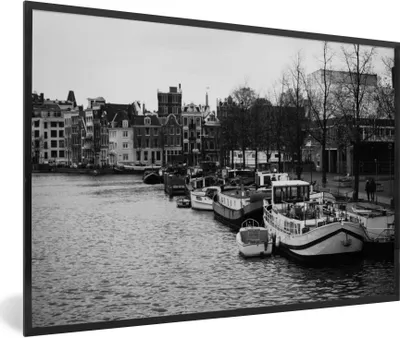 Produktbild von MuchoWow® Gerahmtes Poster Gracht in Amsterdam - Schwarz - Weiß 30x20 cm - Poster mit Schwarzem Bilderrahmen Wandposter Rahmen Foto Bilder - Kunstdruck - Bild-Poster