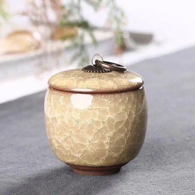 Obrázek produktu pro Keramická mini urna v okrové barvě, 60 ml