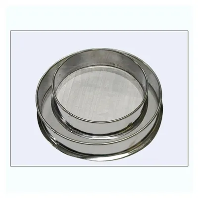 Produktbild von Filterwerkzeuge für Keramikschlicker mit unterschiedlichen Filtrationsmöglichkeiten zur effektiven Sedimentfilterung in Glasuranwendungen. Edelstahlfilternetz.
