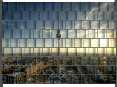 Produktbild von Wallario Zaunsichtschutz mit Motiv Fernsehturm Berlin mit Panoramablick über die Stadt für Ein- und Doppelstabmatten Zäune in der Größe 250 x 180 cm
