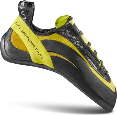 Schnür-Kletterschuh "Miura" von La Sportiva; schwarz mit gelben Akzenten; seitliche Ansicht.