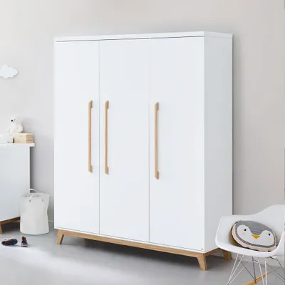 Produktbild von Kinderkleiderschrank 150 cm breit RIJEKA-134 in weiß edelmatt, B/H/T: 150/193/58 cm