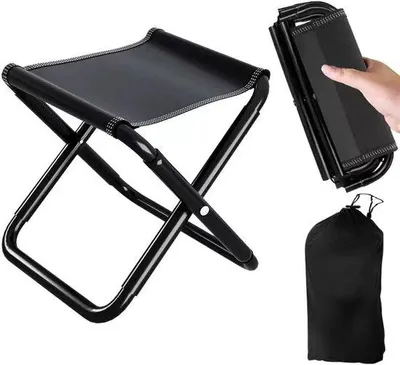 Imagen del producto de Unyqoos®: Taburete de camping portátil, plegable, con bolsa de almacenamiento. Estructura de acero, asiento de Oxford, peso de 0,65 kg, capacidad de carga de 100 kg