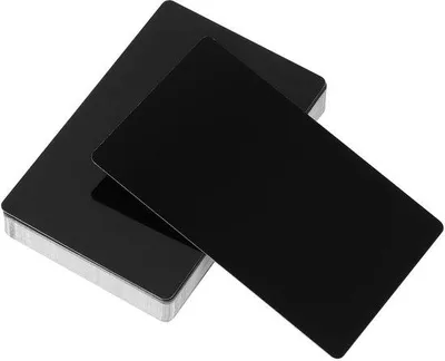 Produktbild von Metallische Visitenkarten 150 Stück - Aluminium - Laserbeschriftung - Schwarz Kunststoffbox - 86 x 54 x 0,21 mm - Widerstandsfähig und Wasserdicht