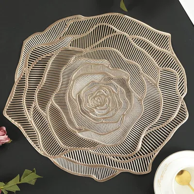 Zdjęcie produktu dla Okrągłe podkładki pod talerze, zestaw 6 sztuk, 38 x 36 cm, z motywem róż, do dekoracji stołu