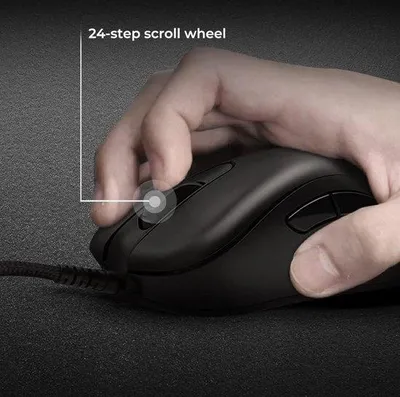 Obrázek produktu pro Ergonomická herní myš s kabelem z paracordu a 24stupňovým kolečkem – matný černý povrch – střední velikost – model EC2-C.