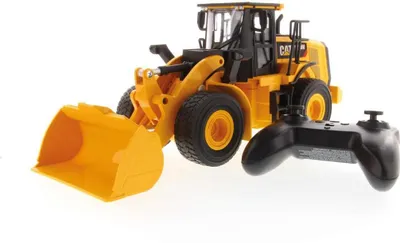 Produktbild von Carrera RC Cat 950M Wheel Loader - 1:24 Scale - Original Lizenz - LED Licht - Sound Funktion - Automatische Demo Funktion