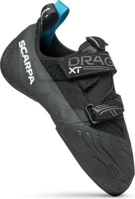 Klett-Kletterschuh "Drago XT" von Scarpa in Schwarz mit blauen Akzenten; seitliche Ansicht.
