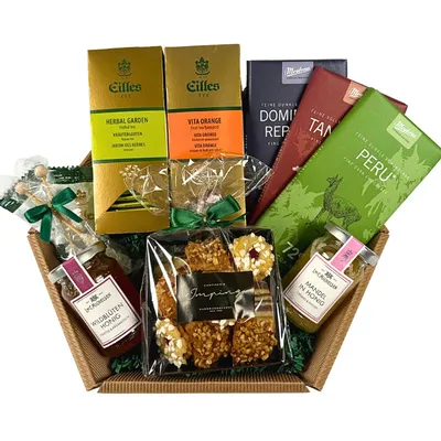 Produktbild von Geschenkkorb EILLES GENUSSWELT mit Deluxe Tee, edler Schokolade & Co.