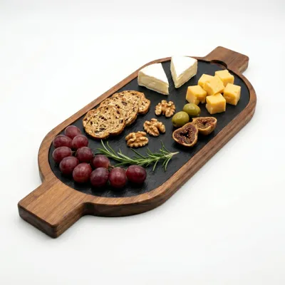 Produktbild von hausleben Servierbrett Holz mit Schieferplatte 50x15cm – Akazienholz Käseplatte mit 2 Griffen, Längliches Tapas Brett & Antipasti Platte – Rustikale Servierplatte Oval – Großes Frühstücksbrett