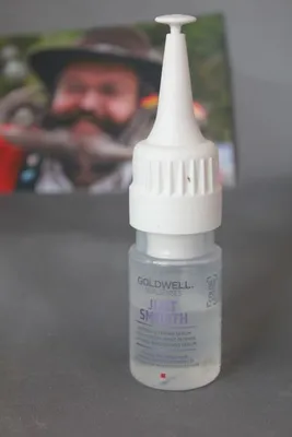 Produktbild von Goldwell Dualsenses Just Smooth Intensive Conditioning Serum Glättungsserum gegen gekräuseltes Haar 12 x 18 ml