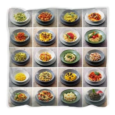 Produktbild von Wallario Premium Kissen, weiche Oberfläche, mit Motiv Italienische Pasta, Größe: 60 x 60 cm, mit weißer Rückseite