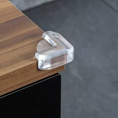 Zdjęcie produktu dla reer Eckenschutz, universal, transparent, 4 Stück /// 6 Stück Verkaufseinheit 629517 4013283049044