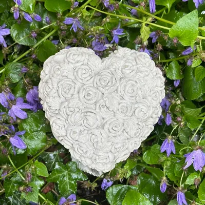 Produktbild von Herz Dekoherz Rosenherz Steinguss 12cm, Grabschmuck natur730g