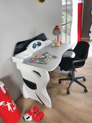 Produktbild von Schreibtisch Klein In Weiß