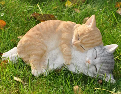 Image de Figurine de jardin Figurine décorative Deux chats qui dorment