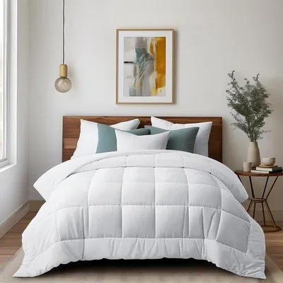 Produktbild von Famanu Bettdecke 200 x 200 cm, 4 Jahreszeiten, Mikrofaser, weich und komfortabel, weiß