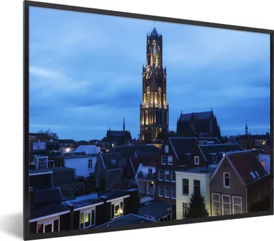 Produktbild von MuchoWow® Gerahmtes Poster Domturm - Utrecht - Licht 80x60 cm - Poster mit Schwarzem Bilderrahmen Wandposter Rahmen Foto Bilder - Schwarzem - Mit Gestell