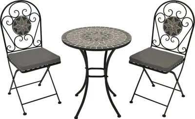 Produktbild von TPFGarden BISTROSET Derby - Balkonset 3-teilig (2x Klappstuhl, 1x Tisch 60cm rund) aus schwarz pulverbeschichtetem Eisen, Tischplatte im Mosaik-Design, Sitzfläche Kreuzmuster und Rückenfläche mit Mosaik-Verzierung in grau/weiss. Lieferung inkl. Sitzpolster in grau. Materialzusammensetzung Bezüge: 100% Polyester. BxTxH: 60x154x96 cm