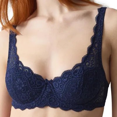 Image de Soutien-gorge à coques Triumph Amourette WHP, style balconnet avec armatures, dentelle souple et élastique, très confortable