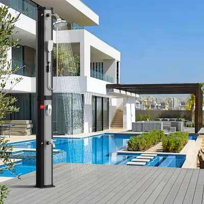 Immagine prodotto di Doccia solare Izrielar 60L con copertura protettiva e doccetta manuale argento – Doccia esterna flessibile per giardino e piscina