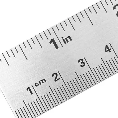 Zdjęcie produktu dla Metalowy kącik do pisania z linijkami o długości 300 mm