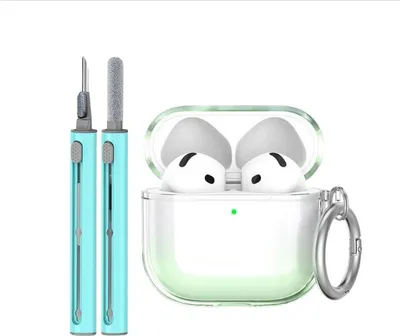 Zdjęcie produktu dla INF Ochronne etui TPU kompatybilne z Apple AirPods 4 z długopisem czyszczącym i brelokiem Zielony