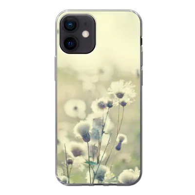 Produktbild von MuchoWow® Handyhülle Schutzhülle Hülle für iPhone 12 Blumen - Feld - Weiß Silikon Softcase Handy Hülle - Schutzhülle