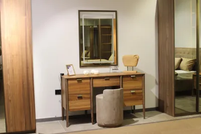 Produktbild von Luxus Möbel Design Schminktisch mit Spiegel Hocker Neu Schlafzimmer Neu