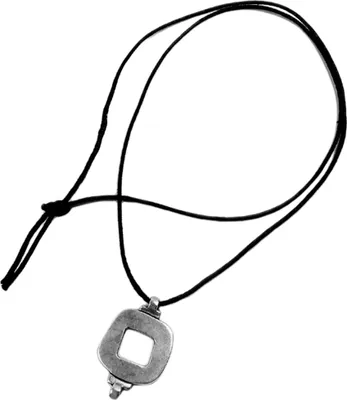 Produktbild von Minott Kette aus Baumwolle zum verknoten mit Anhänger 21458