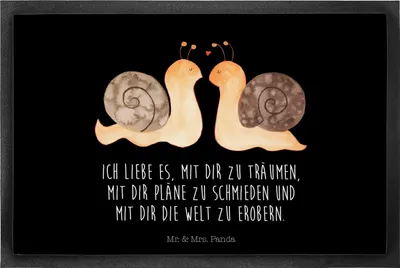 Produktbild von Mr. & Mrs. Panda fußmatte Schnecken Liebe 60 x 90 cm - Schwarz - Geschenk, Freundin, glücklich, Gemeinsam, Pärchen, Fußabtreter, Bodenvorleger, Schmutzfangmatte, Große