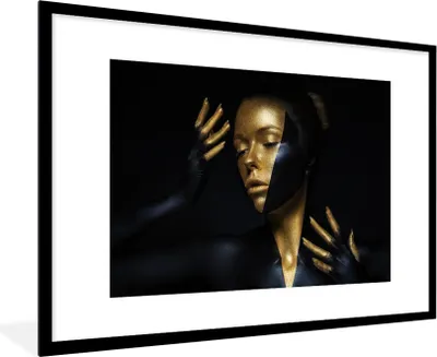 Produktbild von MuchoWow® MuchoWow® Gerahmtes Poster Make-up - Kunst - Frau - Luxus - Gold 90x60 cm - Poster mit zchwarzem Bilderrahmen - Wanddekoration - Fotos