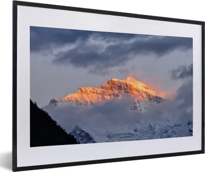 Produktbild von MuchoWow® MuchoWow® Gerahmtes Poster Sonnenuntergang über den Schweizer Alpen am Eiger 60x40 cm - Poster mit zchwarzem Bilderrahmen - Schlafzimmer - Plakat in Rahmen - Drucken
