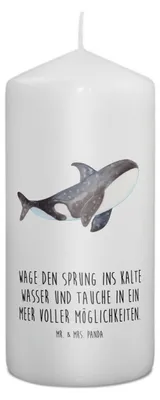 Produktbild von Mr. & Mrs. Panda Kerze Orca 15 x 7 cm - Weiß - Geschenk, Motivation, Wachskerze, Erinnerungskerze, Meer, Stumpenkerze, Meerestiere, Erinnerungslicht, Orcas, Neustart