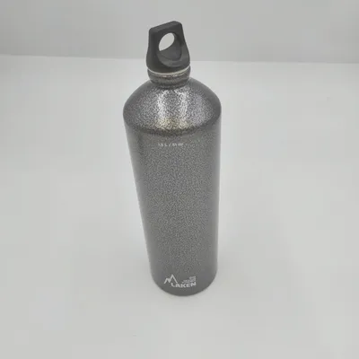 Zdjęcie produktu dla Granitowa butelka na wodę Aluminiowa butelka Futura z zakrętką do otwierania i zamykania Pierścień 1,5 litra createQuery